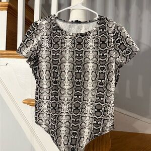 Express Monochrome Snake Print Short Sleeve Top
